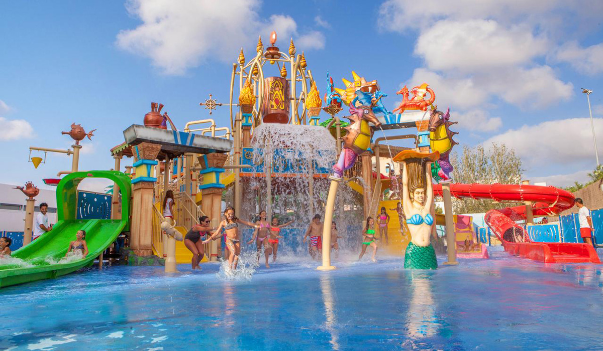 Home Waterpark Holidays Make a Real Splash on Your Holiday