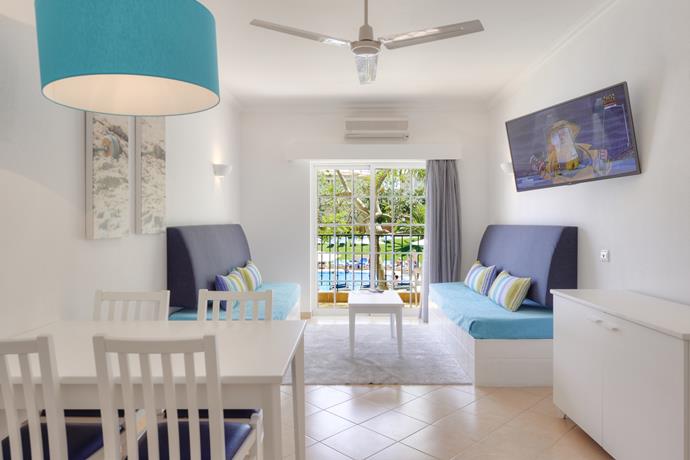 3HB Clube Humbria Pool View Room
