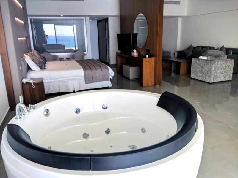 Honeymoon Suite