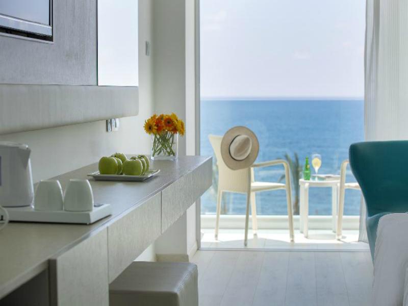 Superior Front Sea View rooms