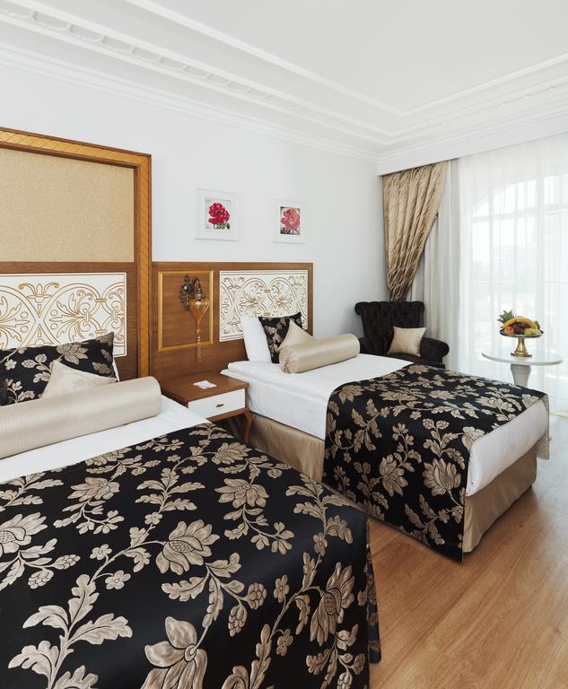 Crystal Palace Luxury Resort & Spa Standard Triple Side Sea View Room