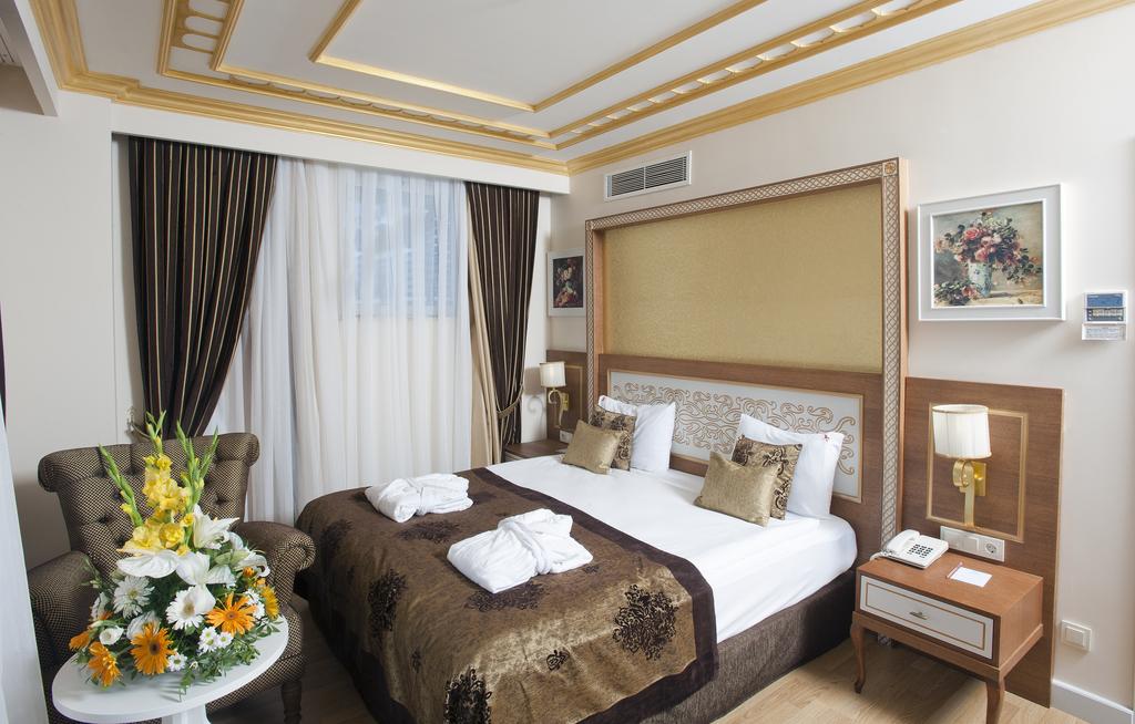 Crystal Palace Luxury Resort & Spa Family Room